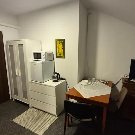 Keisa Apartrooms בית אירוח