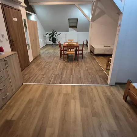 Keisa Apartrooms Δωμάτια σε οικογενειακή κατοικία Nowy Sącz
