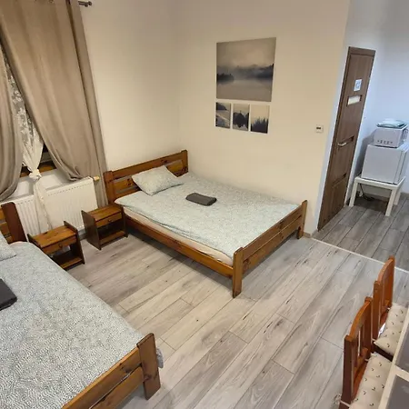 Δωμάτια σε οικογενειακή κατοικία Keisa Apartrooms